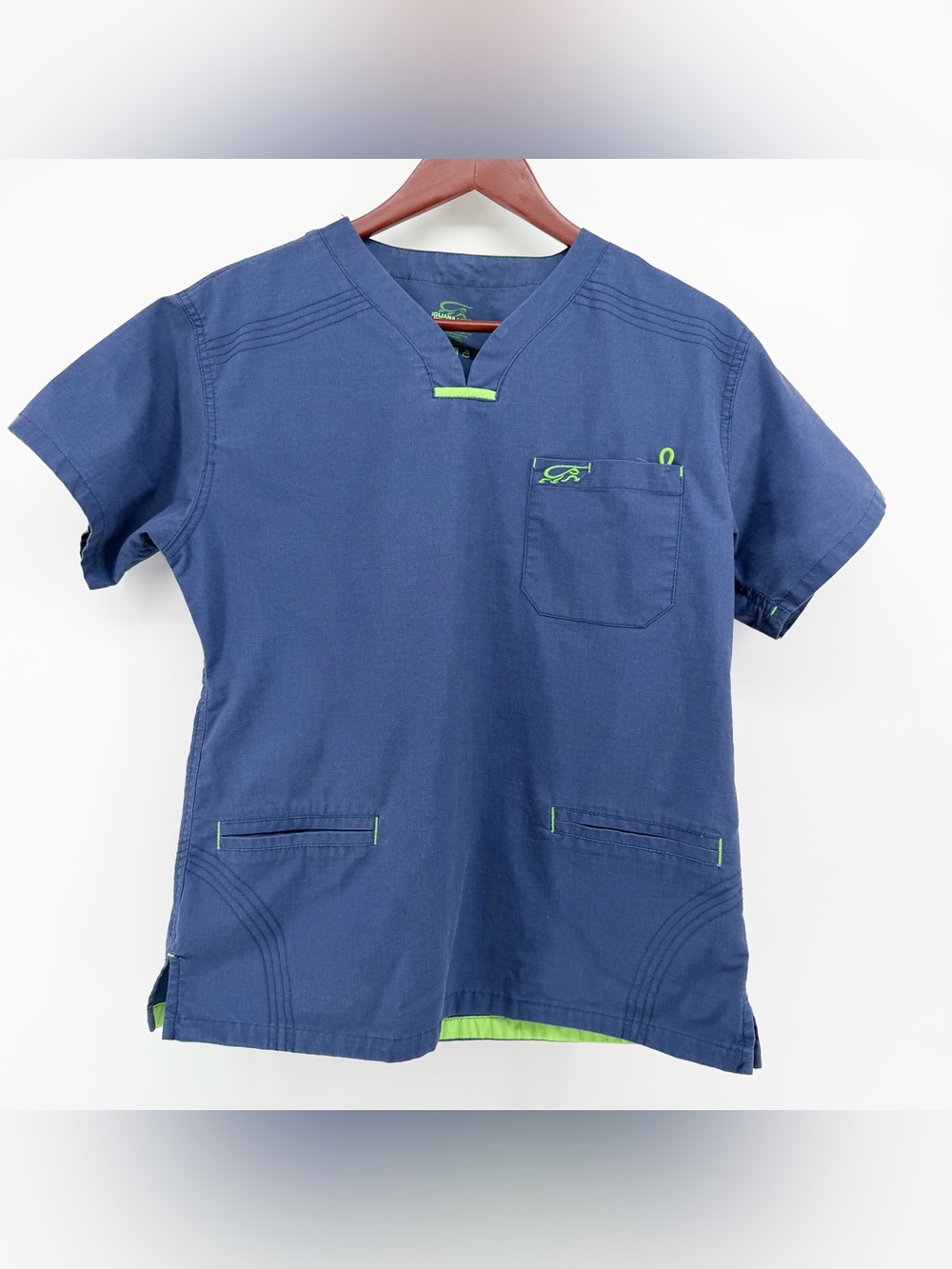IguanaMed 5600 Quattro V Neck Scrub Top Navy Blue Lime Green Contrast Trim Small